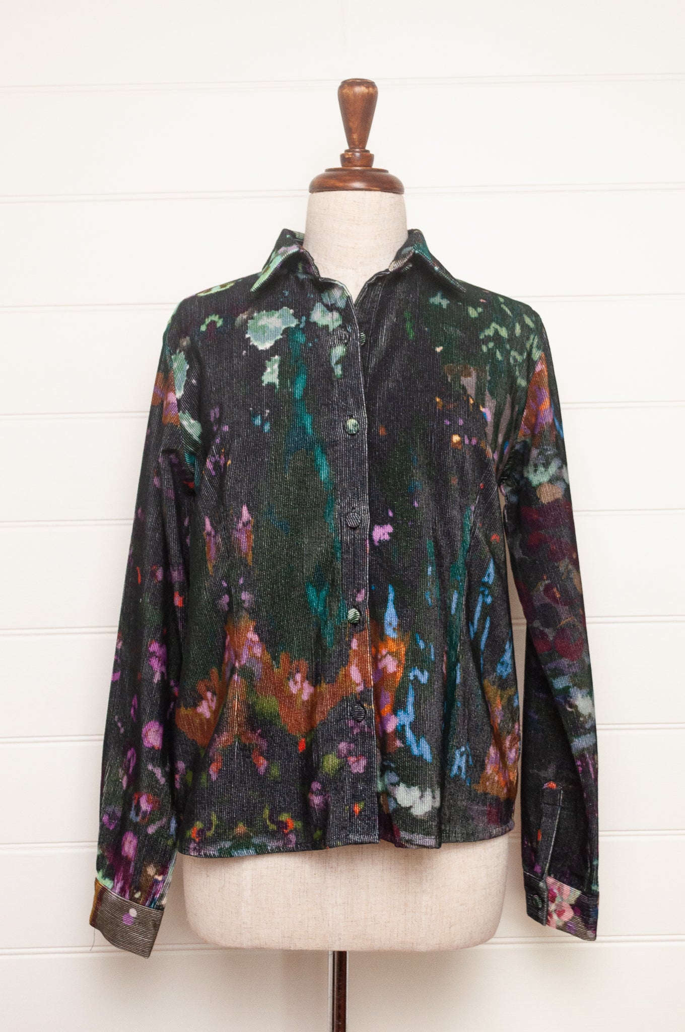 Yavi fine cotton corduroy long sleeve shirt in deep floral print.