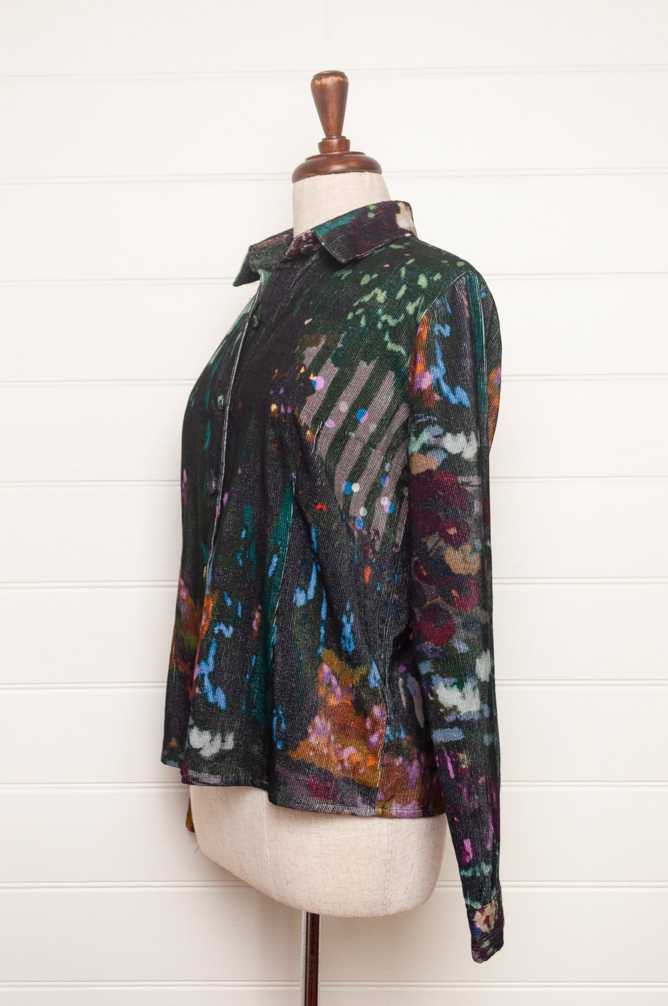 Yavi fine cotton corduroy long sleeve shirt in deep floral print.
