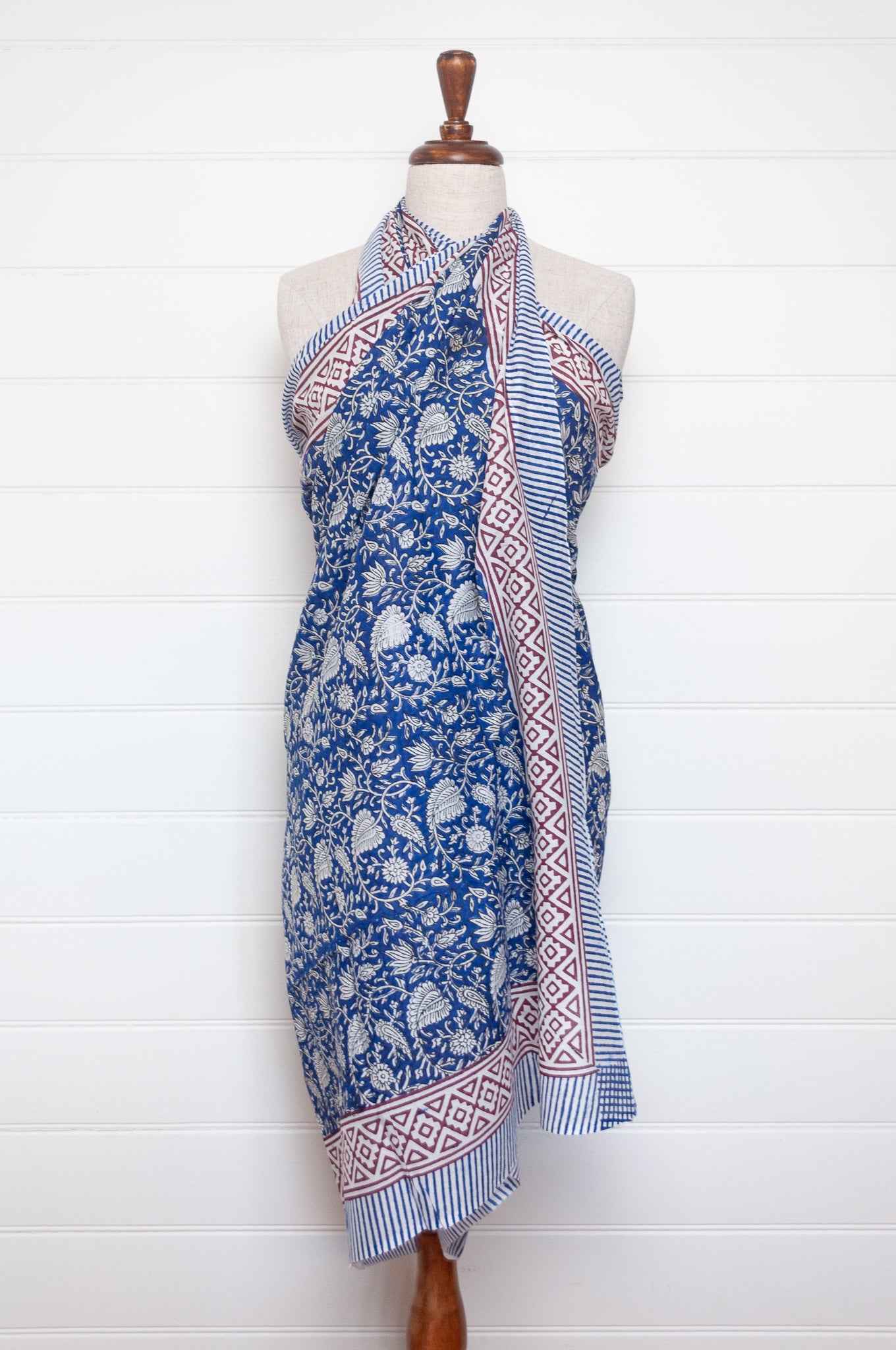 Cotton voile sarong - blue paisley