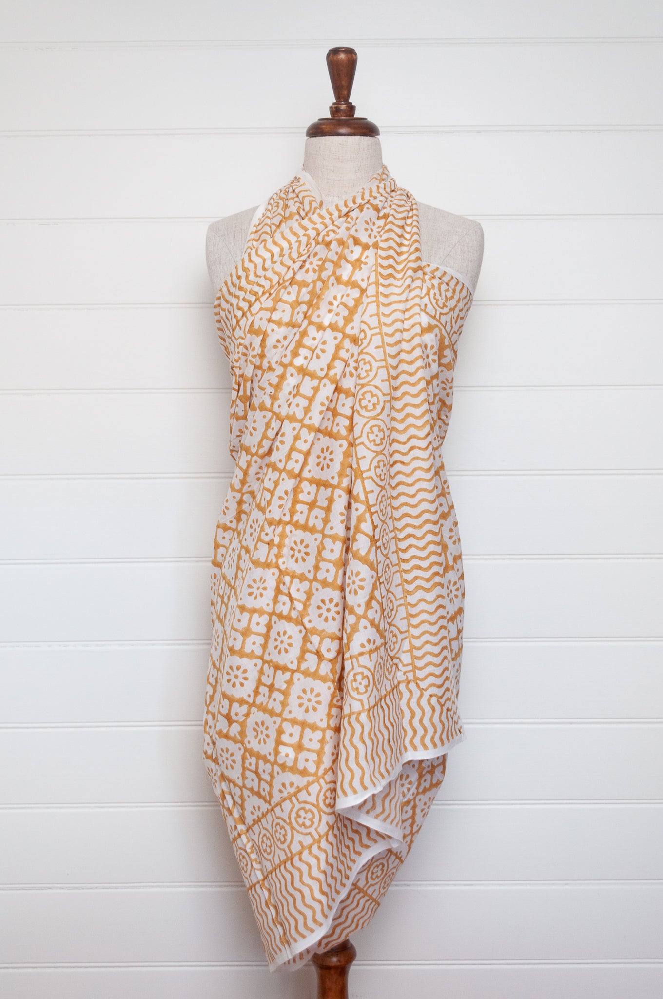 Cotton voile sarong - mustard tile