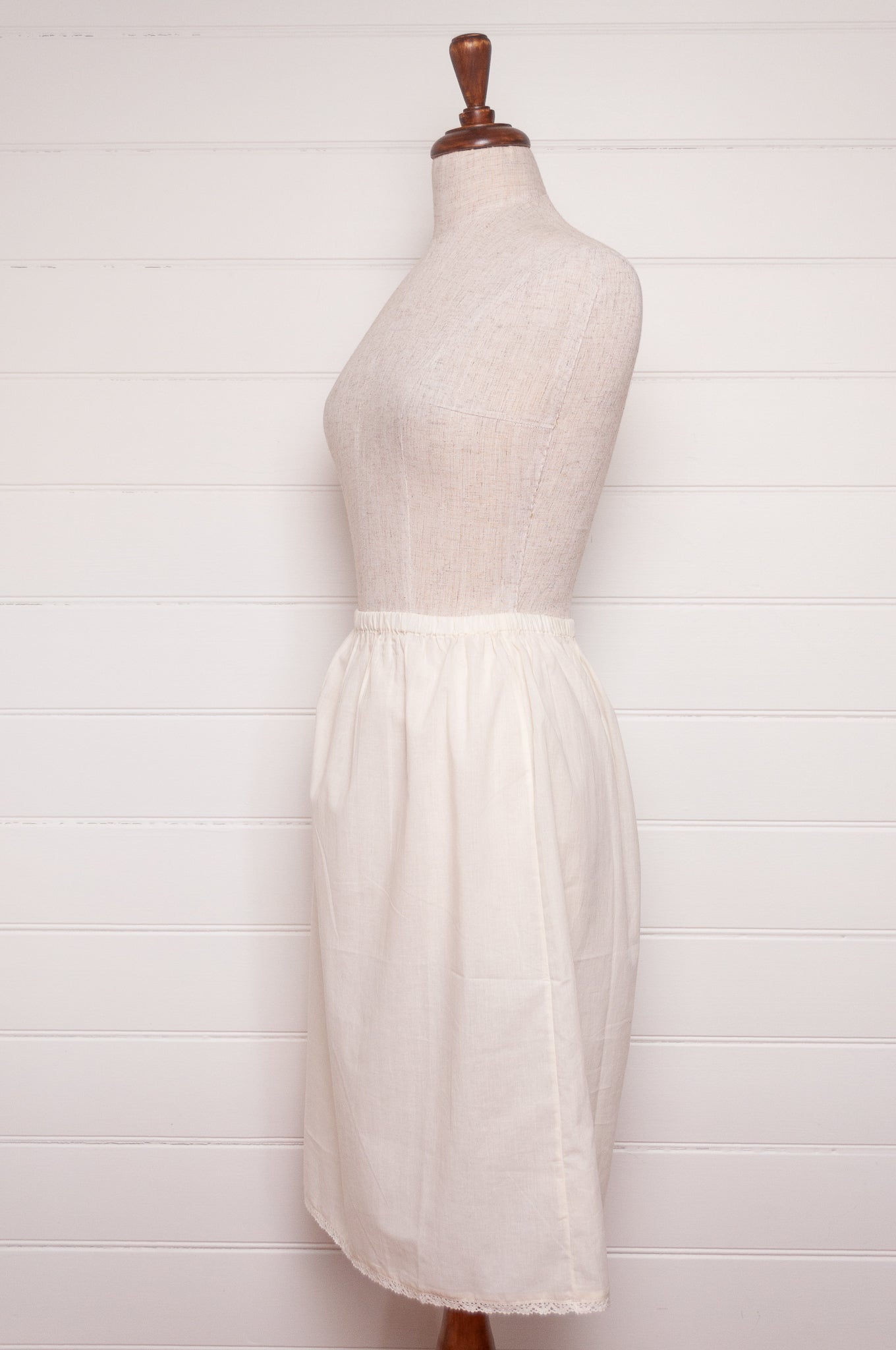 Lace edged half slip - ecru