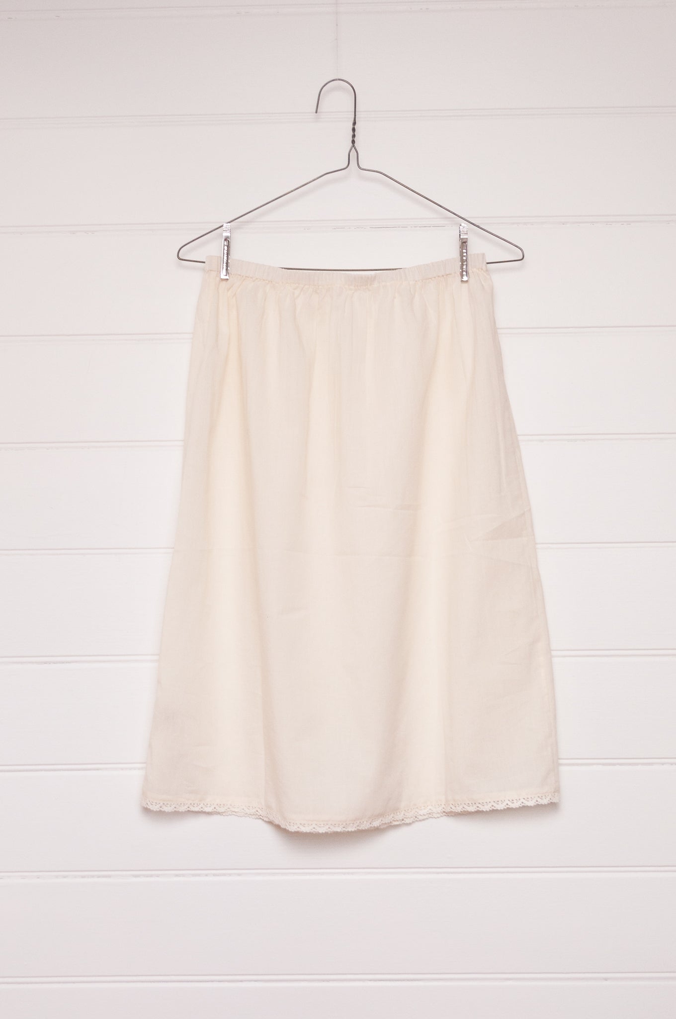 Lace edged half slip - ecru