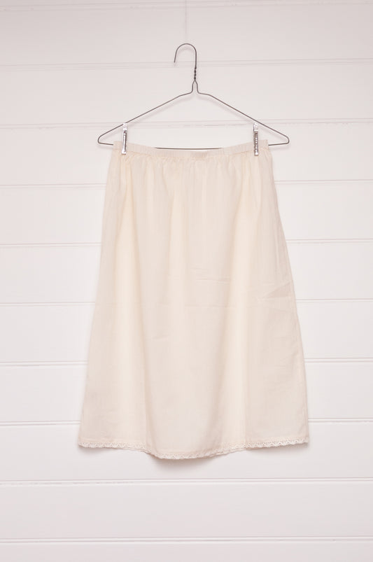 Lace edged half slip - ecru