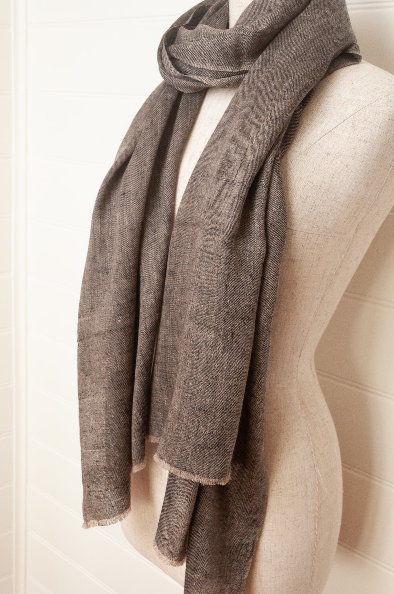 Pure pashmina cashmere wool handwoven scarf in coffee brown.