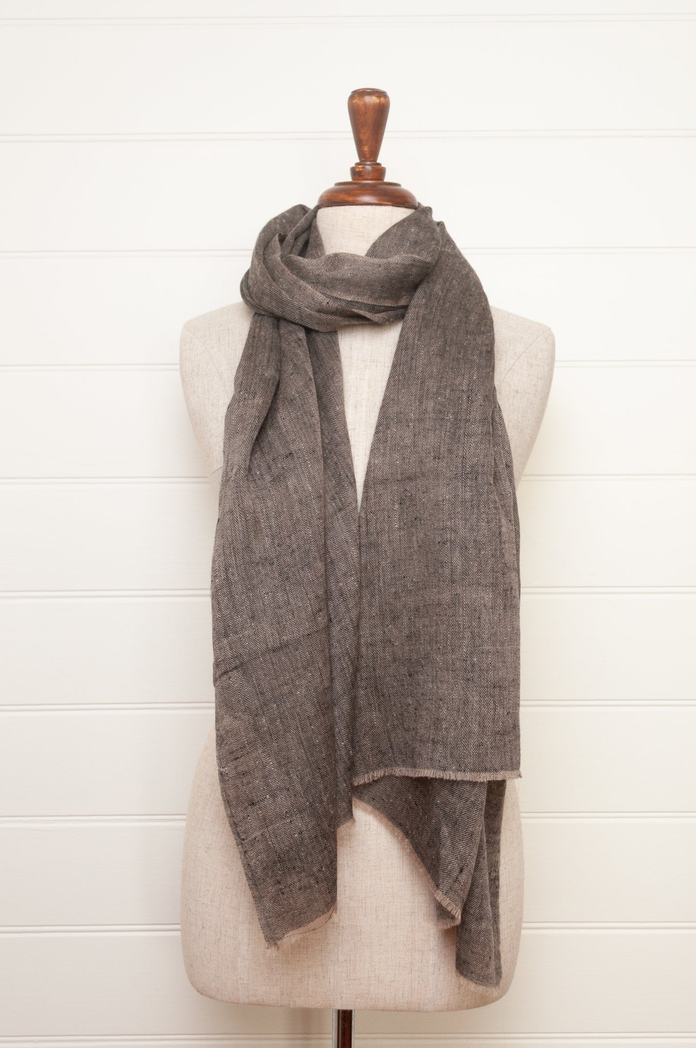 Pure pashmina cashmere wool handwoven scarf in coffee brown.