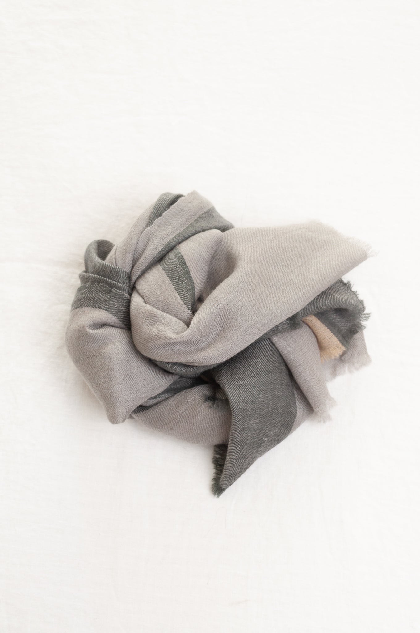 Two tone handwoven pure pashmina scarf stole in greys and gold.