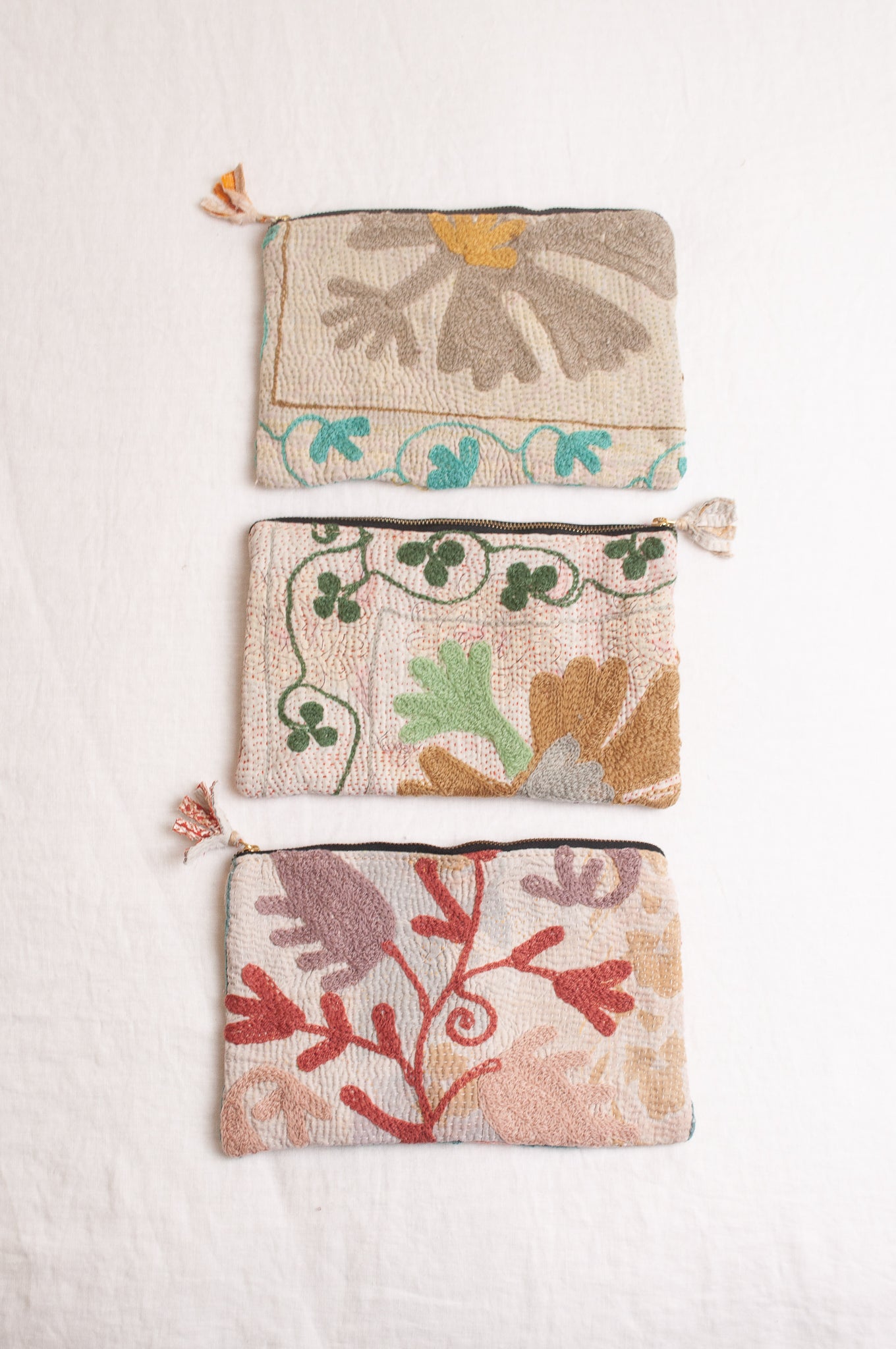 Vintage kantha pouch - Suzani silver