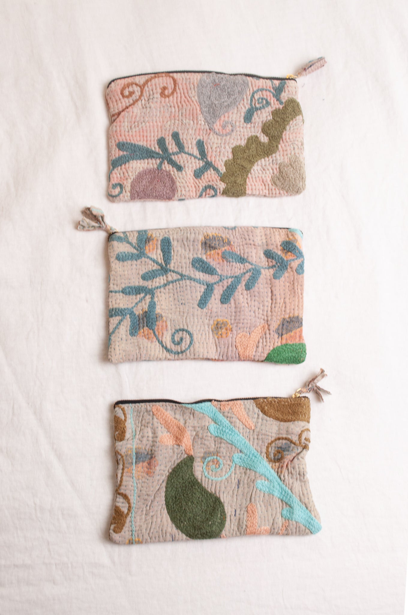 Vintage kantha pouch - Suzani dusky pink