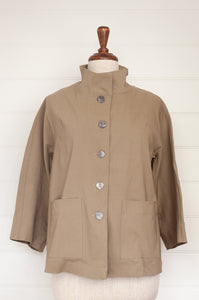 Valia Lygon St jacket in cotton stretch fabric in camel beige.