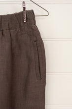 Load image into Gallery viewer, DVE Rooma pant elastic waist with side pockets in deep taupe brown linen.