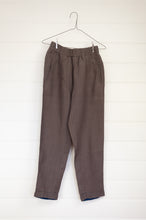 Load image into Gallery viewer, DVE Rooma pant elastic waist with side pockets in deep taupe brown linen.