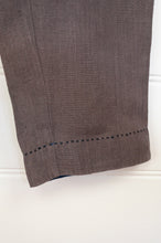 Load image into Gallery viewer, DVE Rooma pant elastic waist with side pockets in deep taupe brown linen.