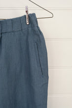 Load image into Gallery viewer, DVE Rooma pant elastic waist with side pockets in storm blue linen.