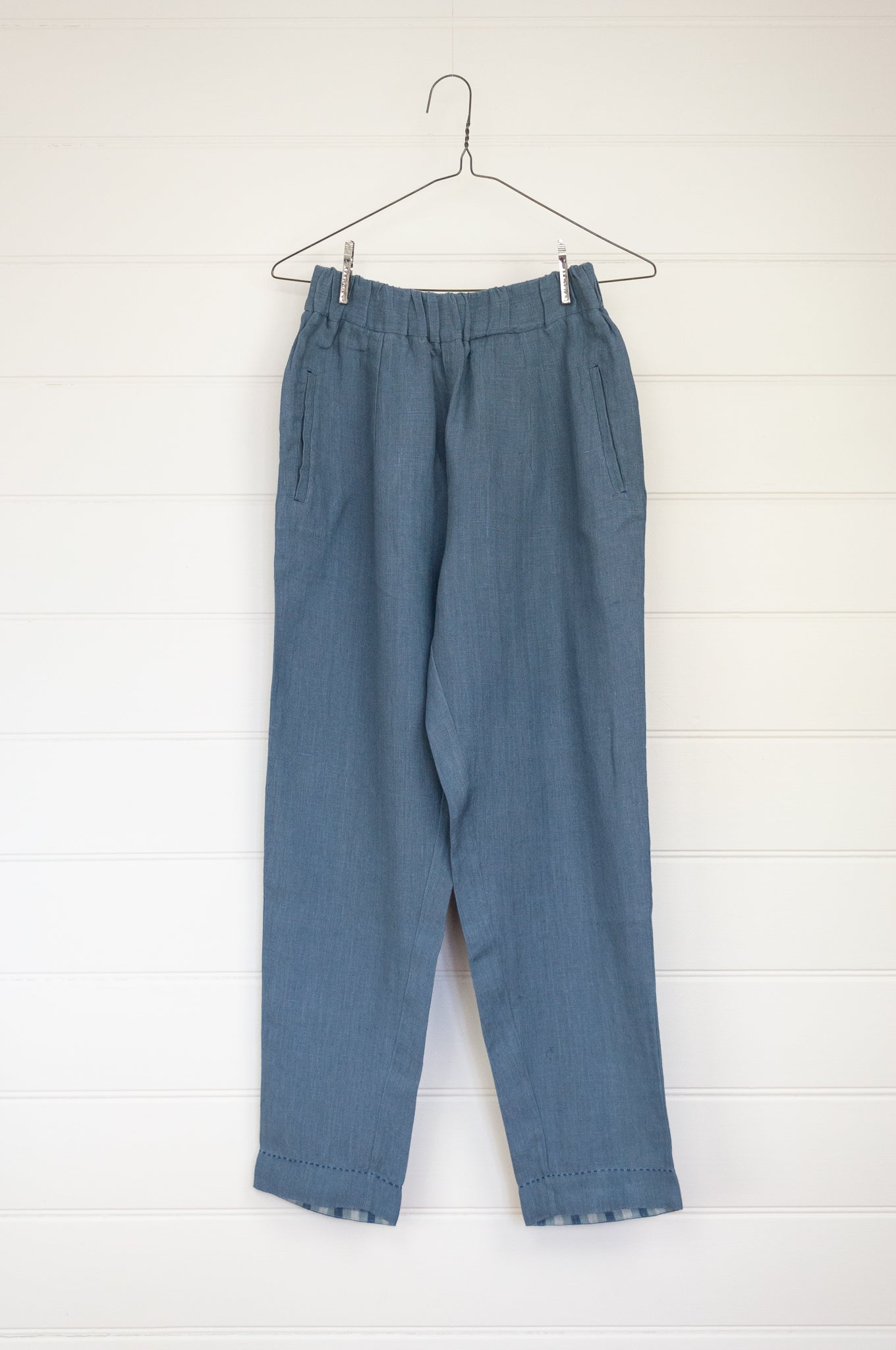 DVE Rooma pant elastic waist with side pockets in storm blue linen.