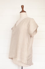 Load image into Gallery viewer, Frockk linen v-neck tshirt top in natural.