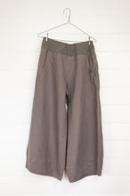 Load image into Gallery viewer, Valia made in Melbourne Charlie wide leg linen pant in taupe.
