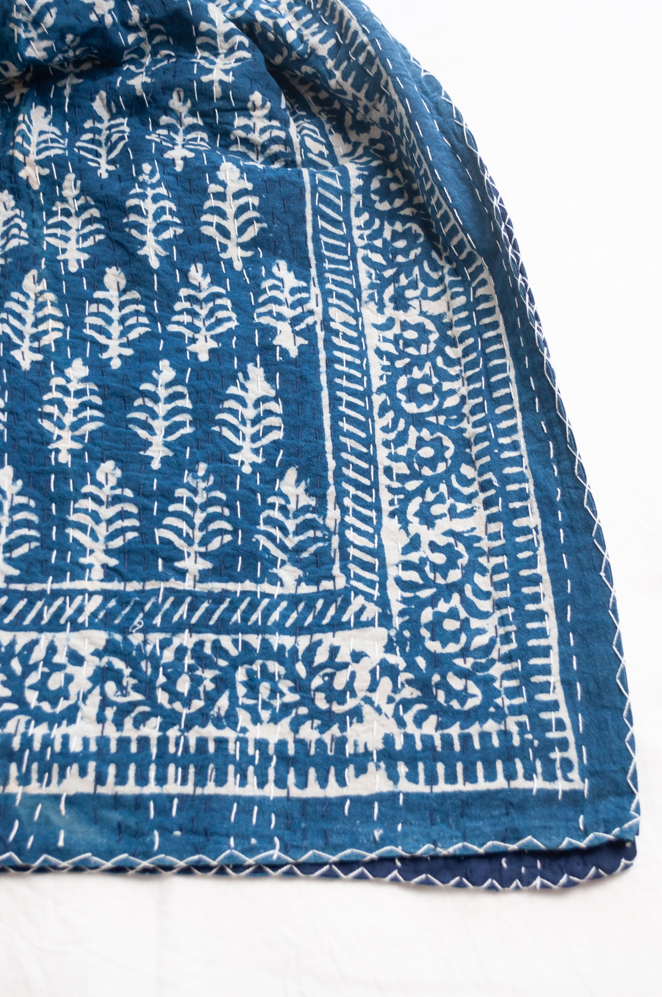 Pure cotton indigo dyed block print kantha quilt bhuti design.