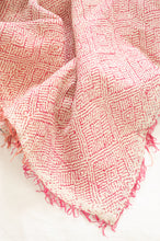 Load image into Gallery viewer, VIntage kantha quilt with  rose pink on white stitching and fringed edge.