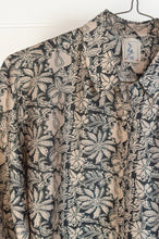 Load image into Gallery viewer, Dve Collection Vitali blouse in cotton silk floral blockprint iron grey and ecru.