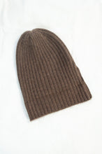 Load image into Gallery viewer, Juniper Hearth 100% cashmere ribbed knitted beanie in walnut brown.