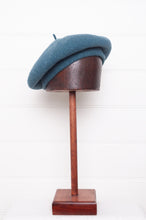 Load image into Gallery viewer, PCNQ made in Japan wool felt beret, Manoca in teal green.