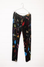 Load image into Gallery viewer, Yavi straight leg silk velvet pant unwilted floral print on ink black.