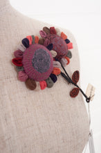 Load image into Gallery viewer, Sophie Digard brooch - wool daisies AF