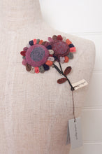 Load image into Gallery viewer, Sophie Digard brooch - wool daisies AF