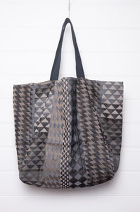 Large Letol organic cotton bag made in France, Olympe print in smoke grey, Casimir houndstooth on the reverse.