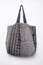 Load image into Gallery viewer, Large Letol organic cotton bag made in France, Olympe print in smoke grey, Casimir houndstooth on the reverse.