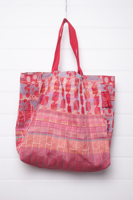 Large Letol organic cotton bag made in France, Celine print in rose pink, Eliette print in crimson.