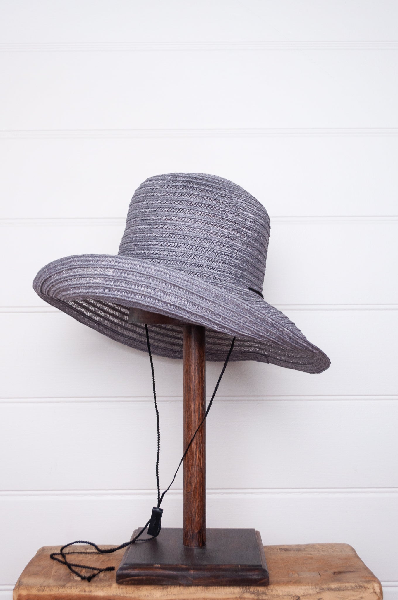 Parcnique PCNQ Pop hat cotton and abaca fibre made in Japan light grey colour.