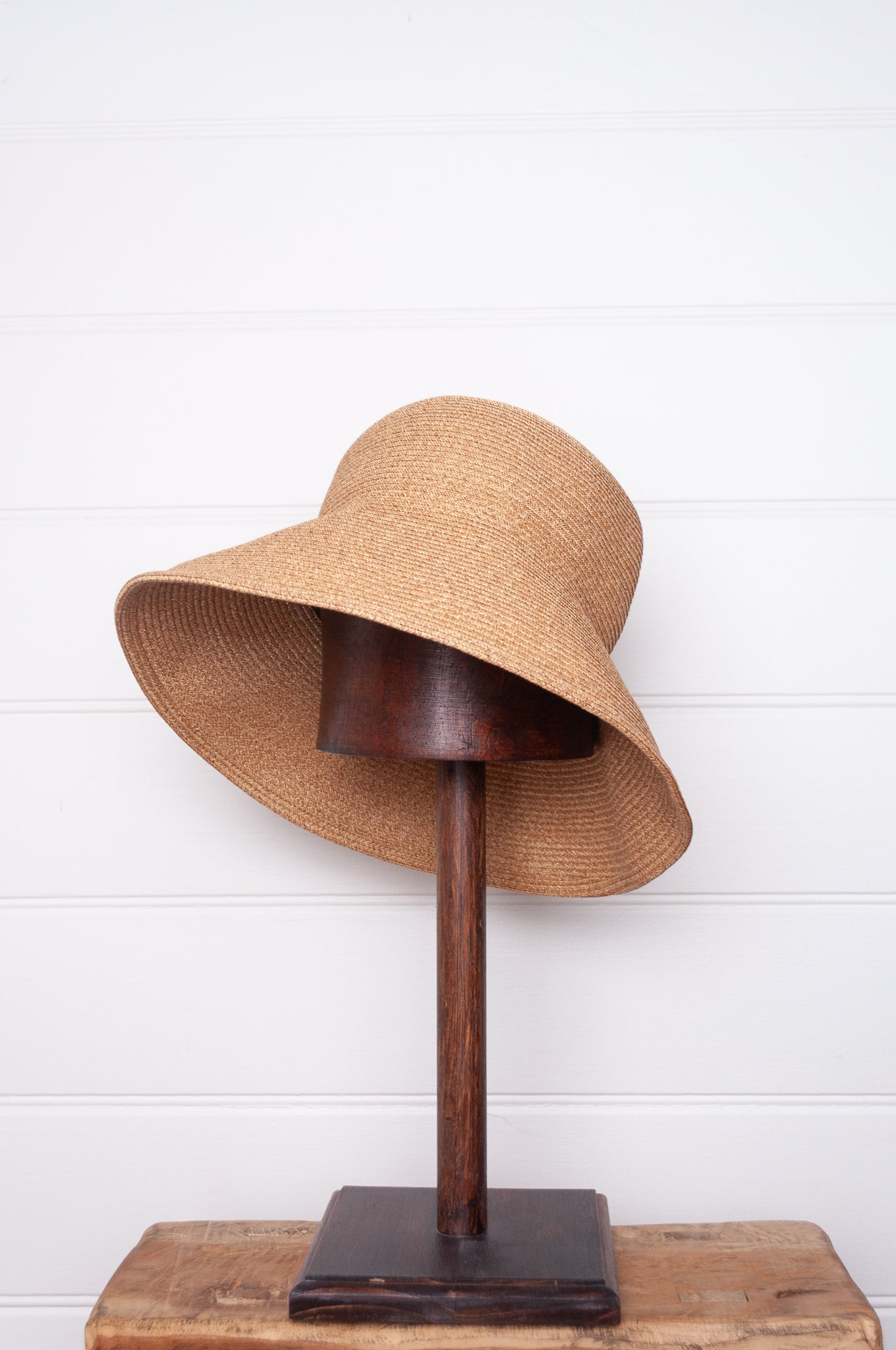 Parcnique Alma paper hat made in Japan PCNQ, natural with blue ribbon tie.