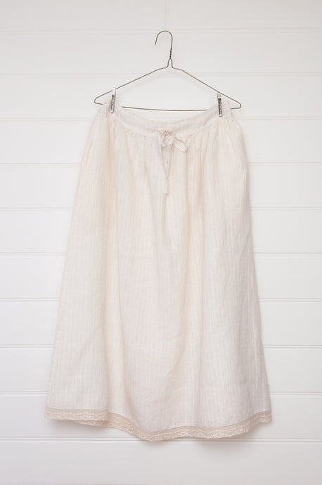 Dve linen one size Isha skirt in ivory self check.