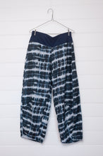 Load image into Gallery viewer, Valia made in Melbourne linen pull on pants in indigo shibori print.