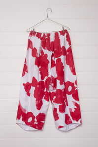 Banana Blue abstract floral print red on white linent pants.