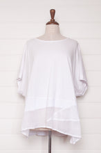 Load image into Gallery viewer, Banana Blue loose fitting mix linen top, gauze and cotton jersey in white.