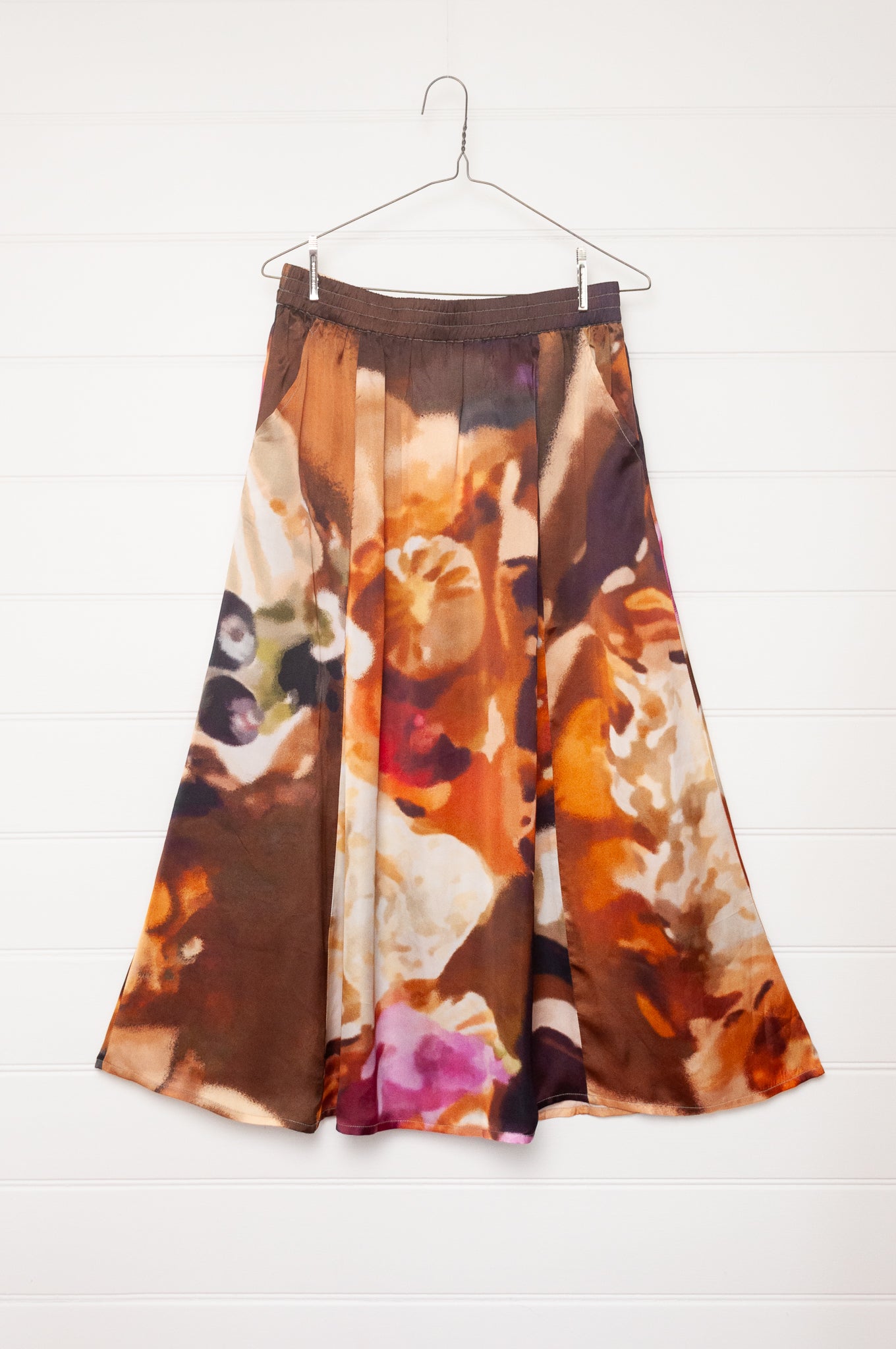 Yavi food art cupro panelled skirt elastic waist.