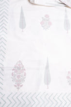 Load image into Gallery viewer, Pure cotton muslin summer quilt dohar white with pink floral Moghul print.