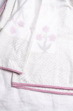 Load image into Gallery viewer, Pure cotton muslin summer quilt dohar white with pink floral Moghul print.