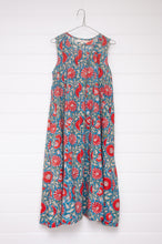 Load image into Gallery viewer, Juniper Hearth Tulsi dress in sky blue and red floral cotton blockprint.