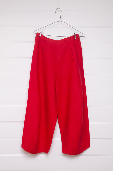 Banana Blue flat front pant in cherry red.