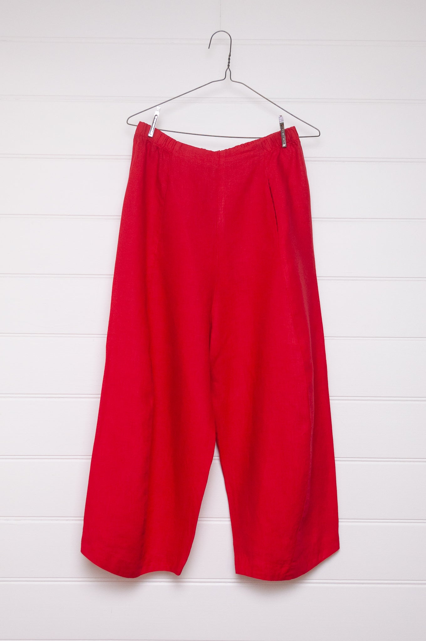 Banana Blue flat front pant in cherry red.