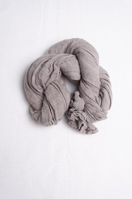 Lightweight linen gauze scarf in silver grey.