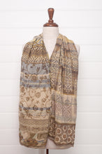 Load image into Gallery viewer, Letol organic cotton jacquard scarf in Solveig vanilla beige and taupe.