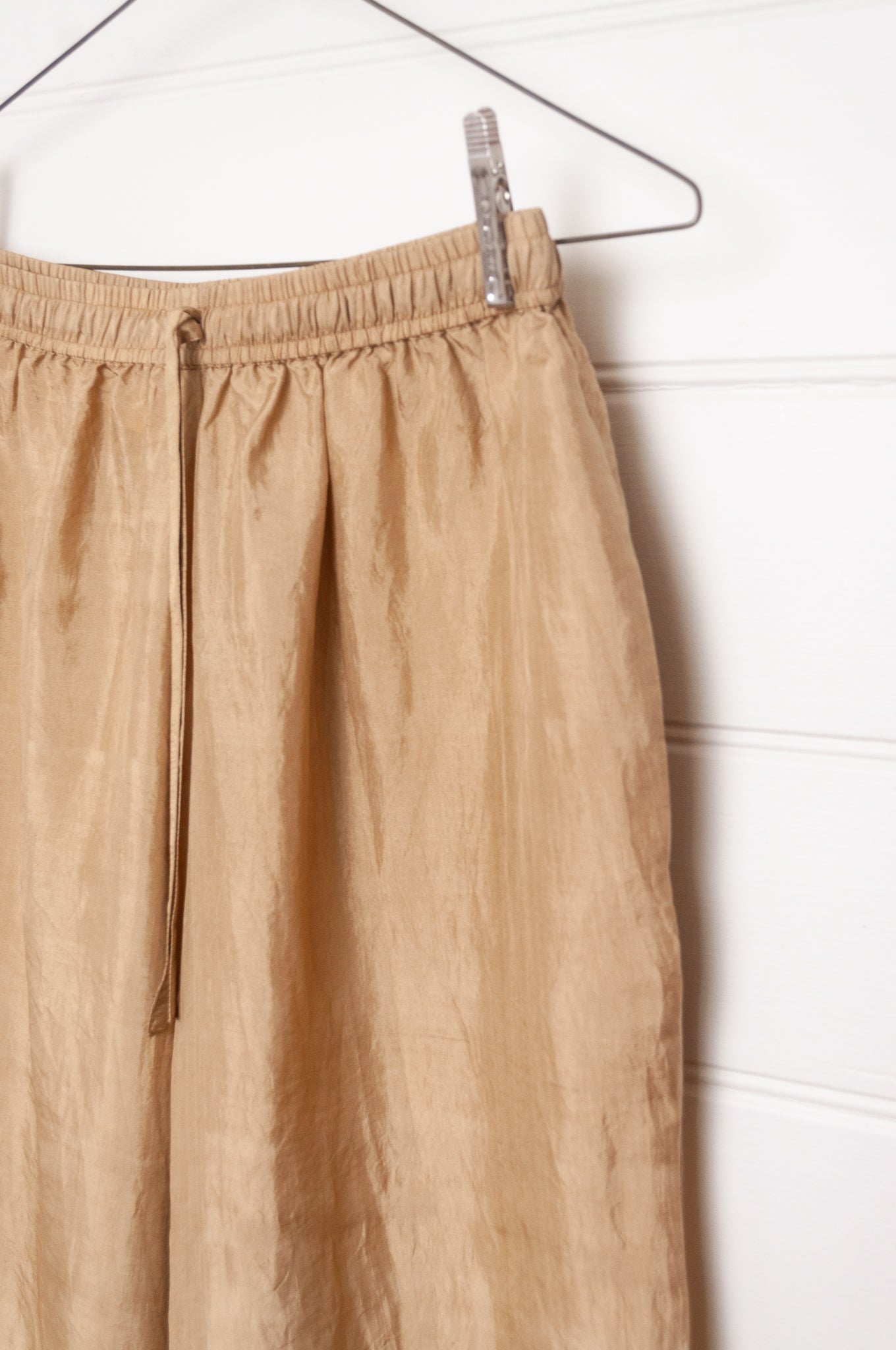 Handloom silk pyjama pants in oatmeal natural.