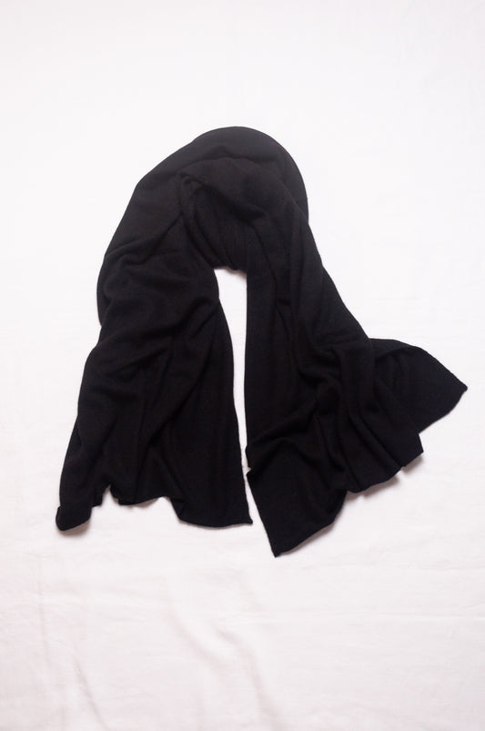 Juniper Hearth cosy cashmere scarf -  noir