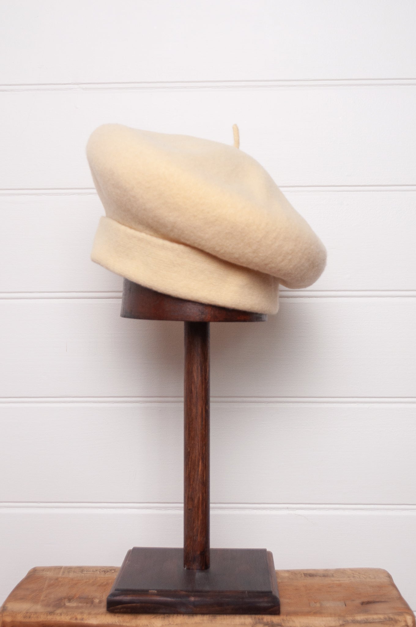 Parcnique PCNQ Manoca wool felt beret in cream.