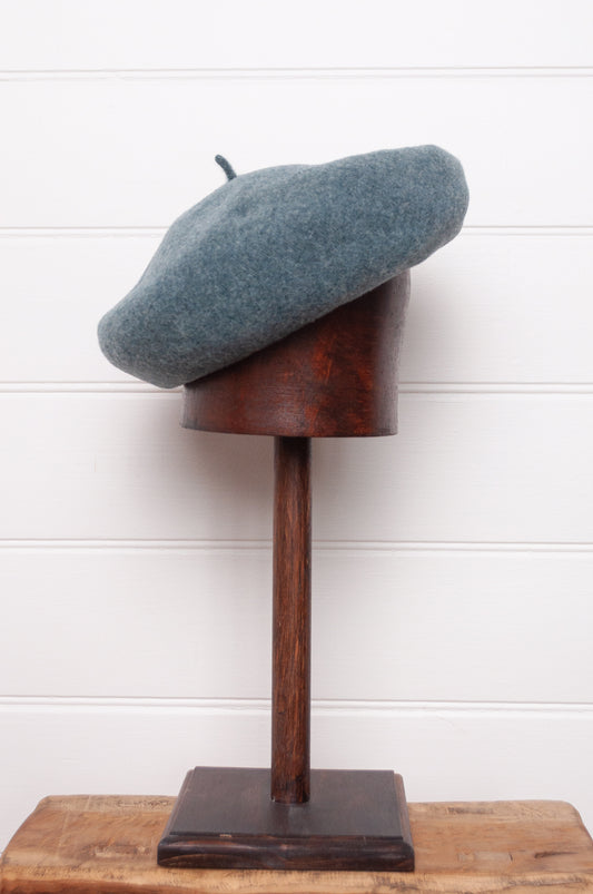 Parcnique PCNQ made in Japan wool felt beret in soft grey green.
