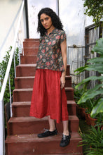 Load image into Gallery viewer, DVE Ira blouse, cotton silk blockprinted on jade green floral design in ecru and coral.
